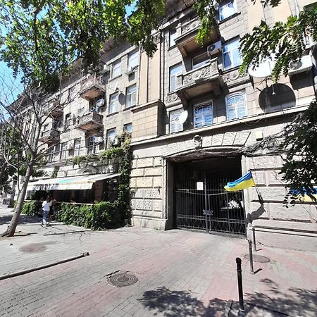 Apartment On Hretska 26/28 Одеса Екстериор снимка