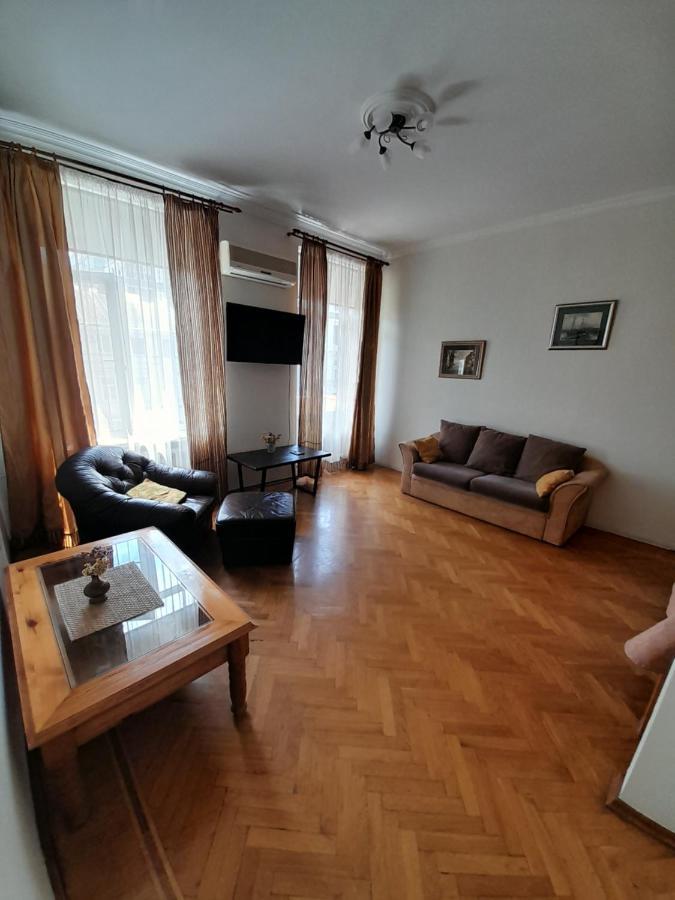 Apartment On Hretska 26/28 Одеса Екстериор снимка